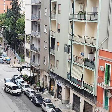 Casa Viviana - Policlinico Affittacamere Bari